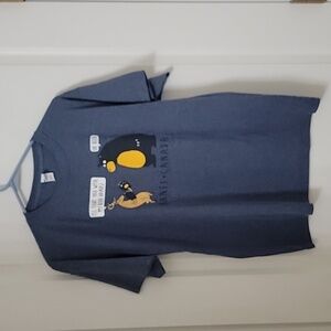 M&O Gold Size M Banif Canada "I'll Fight You With My Bear Hands" T Shirt